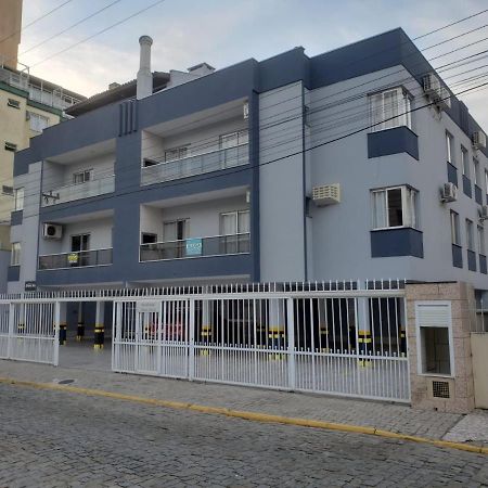 Apto 2 Quartos No Centro De Bombinhas, 130 Metros Praia Zewnętrze zdjęcie